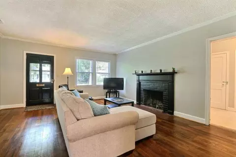 211 E 57th St, Savannah, GA 31405