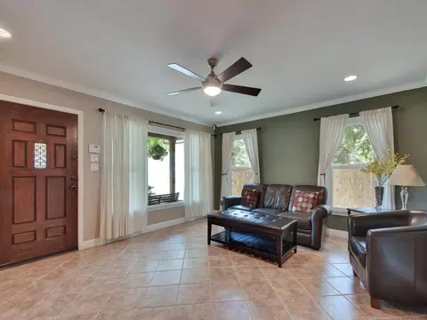 610 W North Loop Blvd, Austin, TX 78751 photo 7