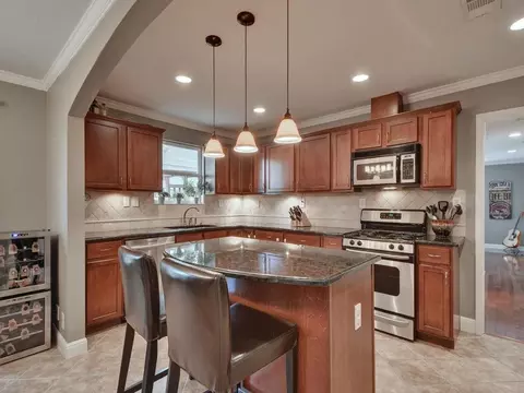 610 W North Loop Blvd, Austin, TX 78751 photo 12