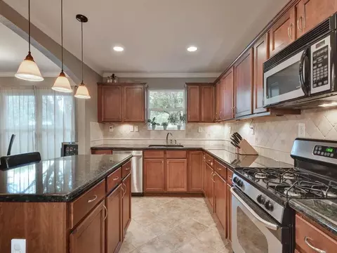 610 W North Loop Blvd, Austin, TX 78751 photo 2