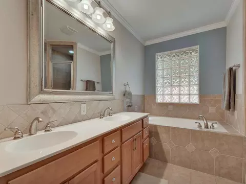 610 W North Loop Blvd, Austin, TX 78751 photo 18
