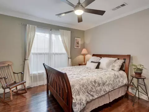 610 W North Loop Blvd, Austin, TX 78751 photo 24