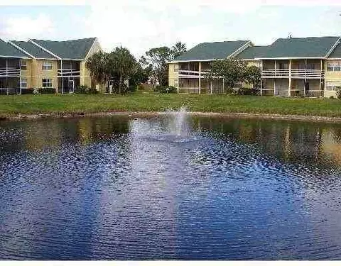 2803 N Course Dr, Pompano Beach, FL 33069