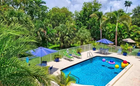 727 SE 15th St #7, Fort Lauderdale, FL 33316