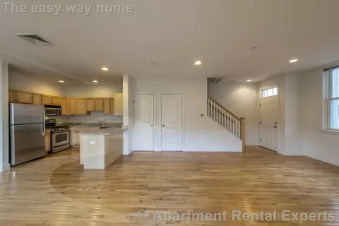 110 2nd St #PH02, Cambridge, MA 02142