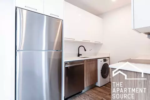 941 W Carmen Ave #609, Chicago, IL 60640