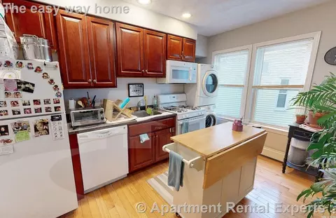 33 Portsmouth St #3L, Cambridge, MA 02141