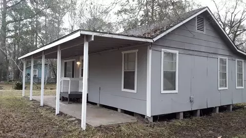 255 Elmore St, Kountze, TX 77625