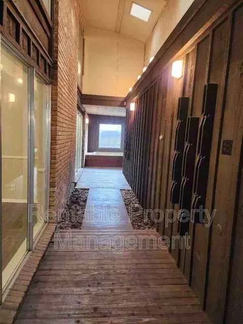 6238 Wheaton Dr, Fort Worth, TX 76133