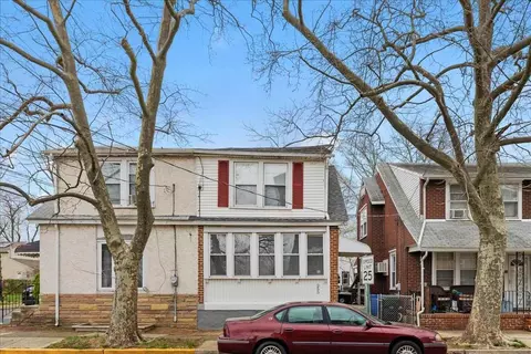 255 W Union St #B, Burlington, NJ 08016