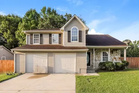 1367 Misty Ridge Ct, Hampton, GA 30228