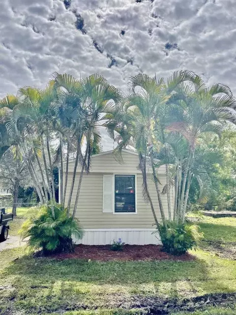 259 Stockton St, North Fort Myers, FL 33903