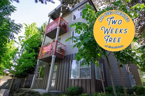 1616 SE Insley St #2, Portland, OR 97202