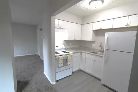 806 W 23rd Ave #11, Bellevue, NE 68005
