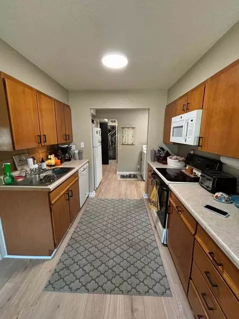 1918 Tremont St, Cedar Falls, IA 50613
