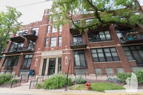 2300 W Wabansia Ave #326, Chicago, IL 60647