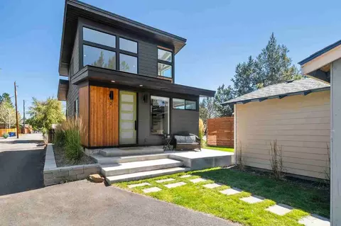 142 SW Roosevelt Ave, Bend, OR 97702