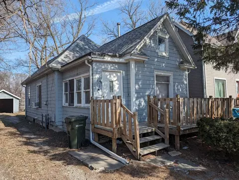 2113 Mulberry St #1, Waterloo, IA 50703