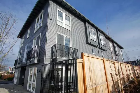 5080 NE 33rd Ave #1, Portland, OR 97211