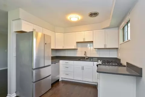 1145 Waukegan Rd, Deerfield, IL 60015