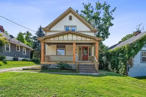 3819 Saint Martins Pl, Cheviot, OH 45211