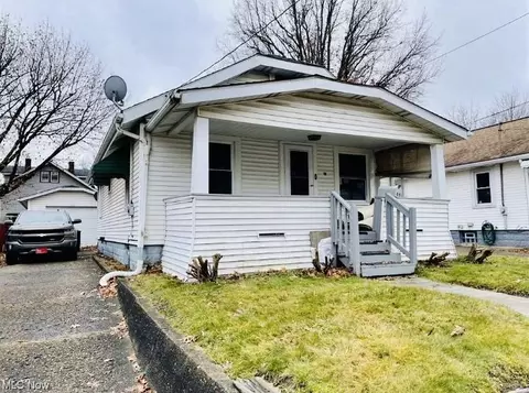 46 Brighton Dr, Akron, OH 44301