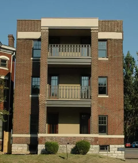 105 E Oak St, Louisville, KY 40203