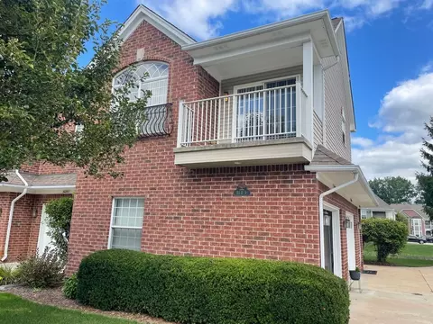54246 E Annsbury Cir, Utica, MI 48316