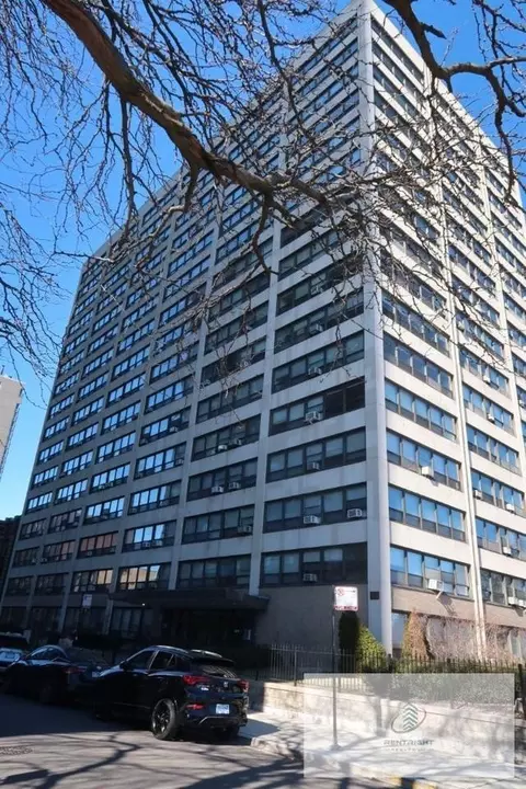 4180 N Marine Dr #205, Chicago, IL 60613