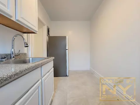 3095 29th St #3B, New York, NY 11102