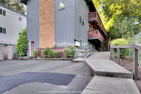 3225 SE Alder Ct #6, Portland, OR 97214