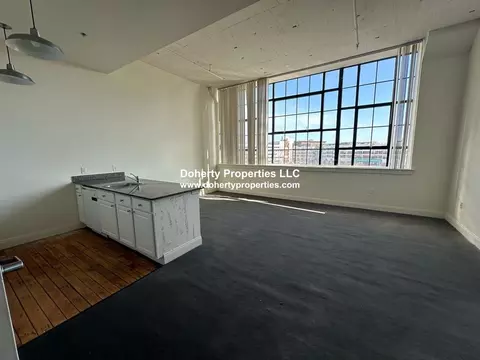 305 Dutton St #224, Lowell, MA 01854