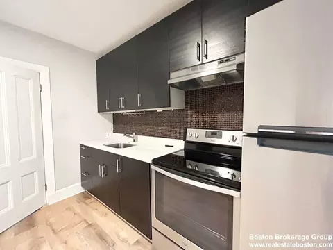 7 Warwick St #1, Boston, MA 02120