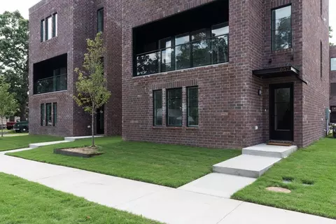 861 W Capitol Dr, Fayetteville, AR 72703