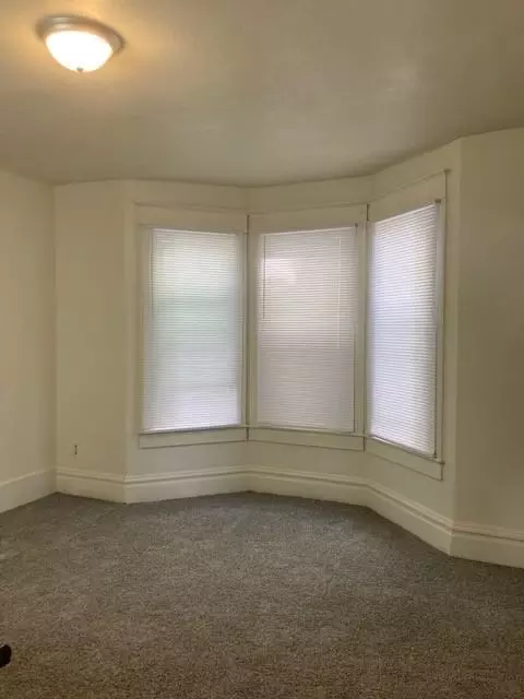 2419 NE Madison Ave, Peoria, IL 61603