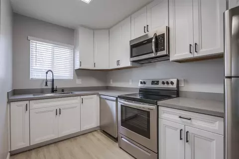 1650 Emerald St, San Diego, CA 92109