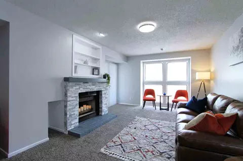 6320 S 72nd St #105, Ralston, NE 68127