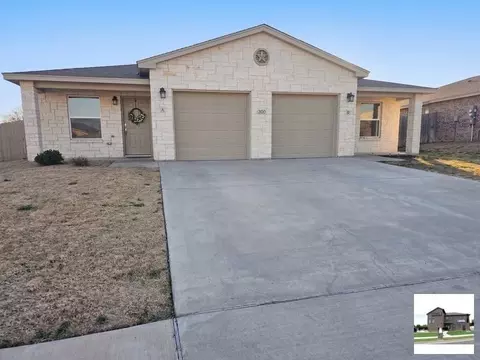 300 Lowes Blvd #B, Killeen, TX 76542