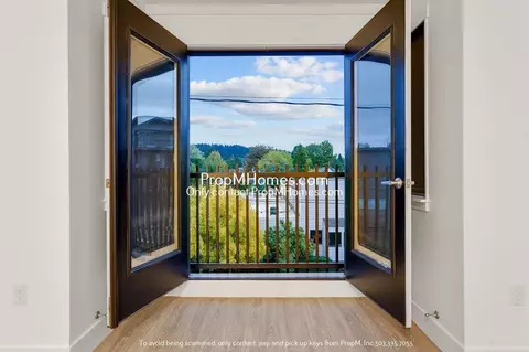 1825 SE 50th Ave #301, Portland, OR 97215