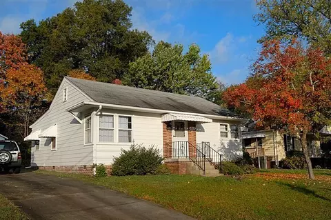 1102 Neal St, Greensboro, NC 27403
