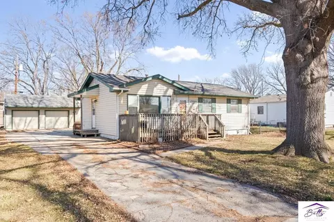 204 Shamrock Rd, Gretna, NE 68028
