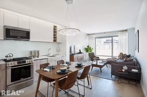 572 11th Ave #5N, New York, NY 10036
