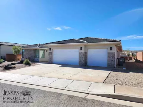 1333 W Broad Point Dr, Washington, UT 84780