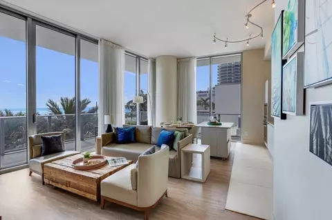 4111 S Ocean Dr, Hollywood, FL 33019