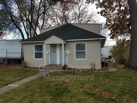 650 Oakdale St SE, Grand Rapids, MI 49507