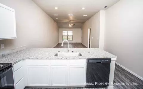 2114 N Avenue L #A, Lubbock, TX 79403