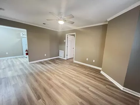 2150 N Sherwood Forest Dr #27C, Baton Rouge, LA 70815