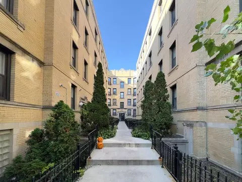 4602 N Beacon St #1A, Chicago, IL 60640