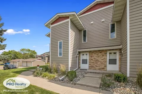 4502 Cinnamon Ridge Trl #B, Eagan, MN 55122