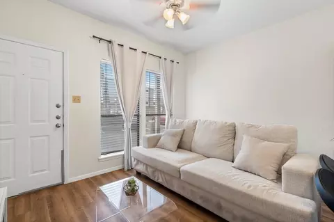 3000 Guadalupe St #110, Austin, TX 78705